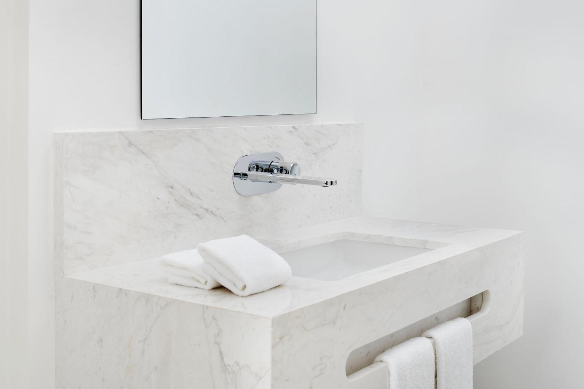 Hotel Element By Westin West Bay 5*